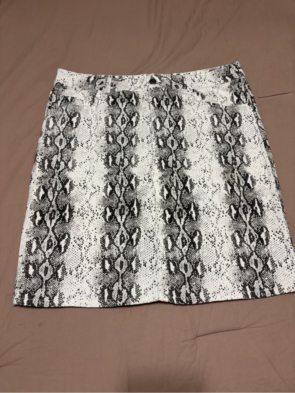 d. jeans Black & White Snake-Print Mini Skirt